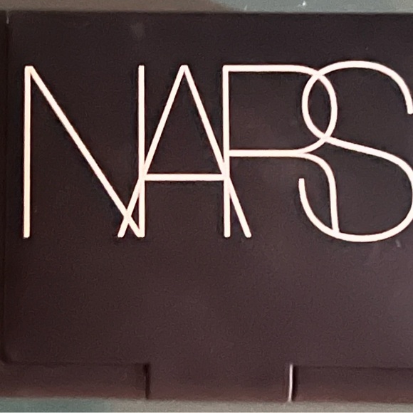 NARS Radiant Pink Blush - Picture 2 of 8